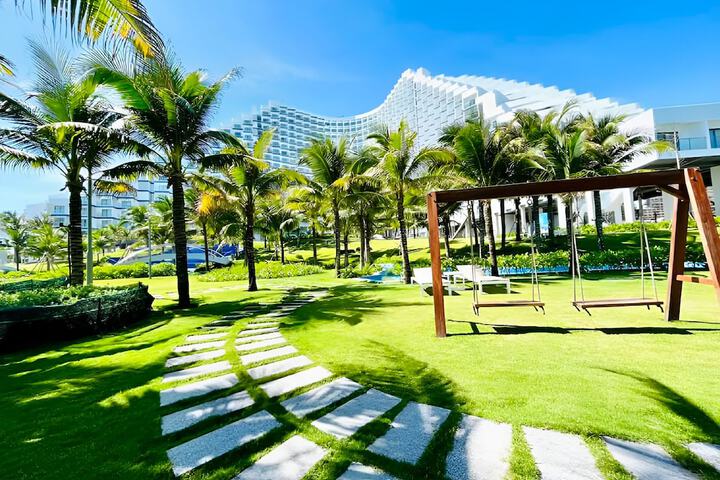 Hotel Exterior 82 of 93