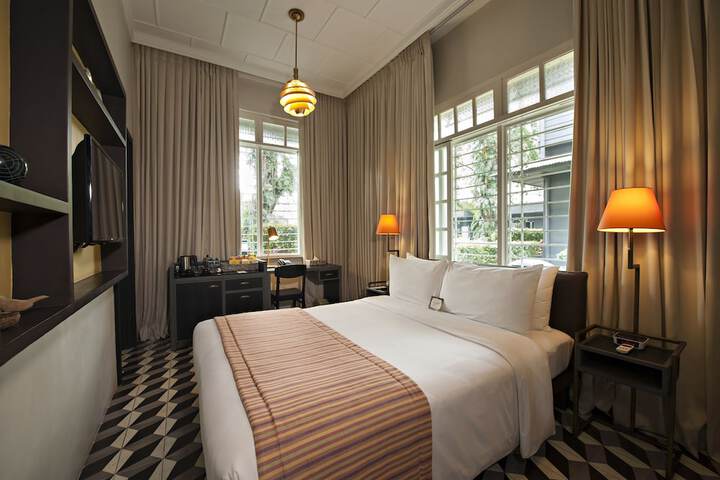 Room 30 of 78