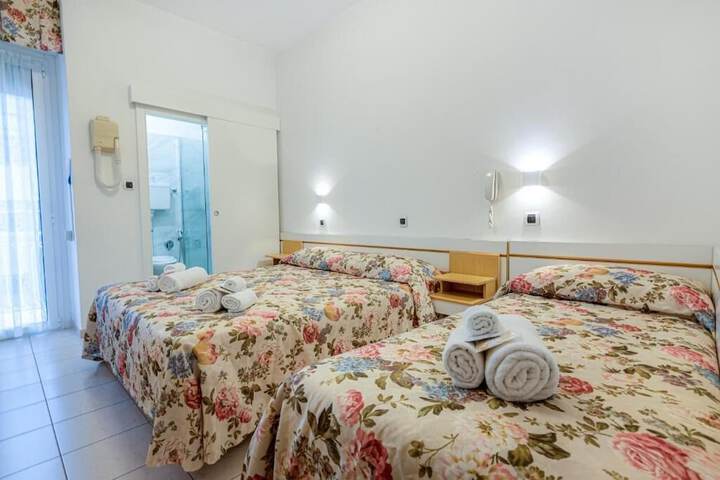 Room 10 of 43