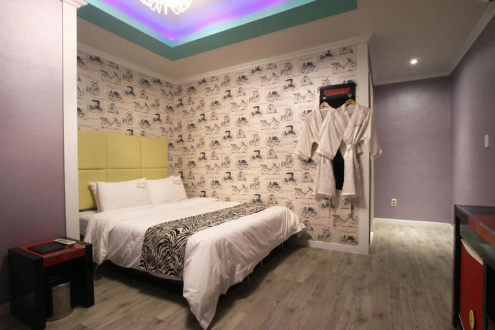 Suite Room