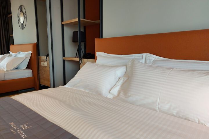 Room 6 of 101