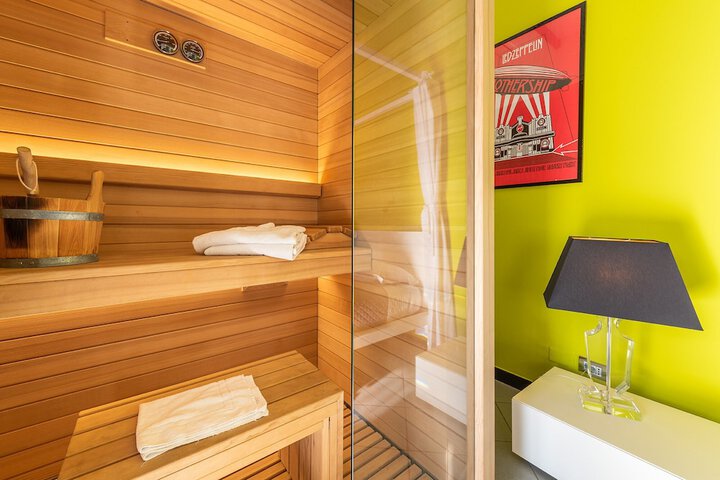 Room 15 of 66
