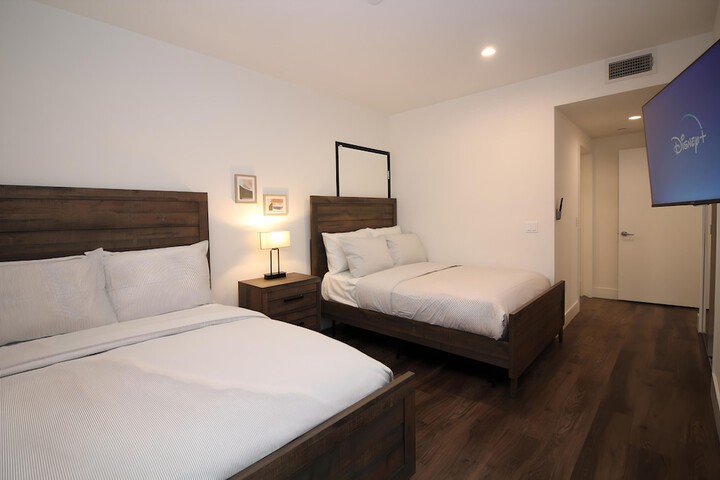 Room 5 of 40