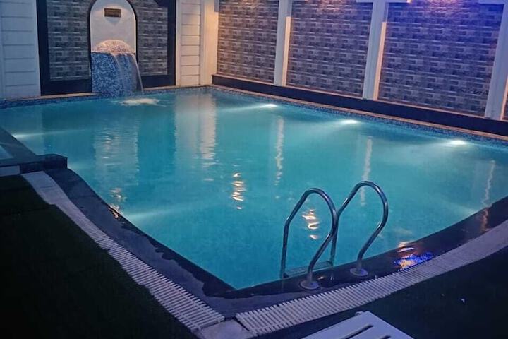 Pool 8 of 17