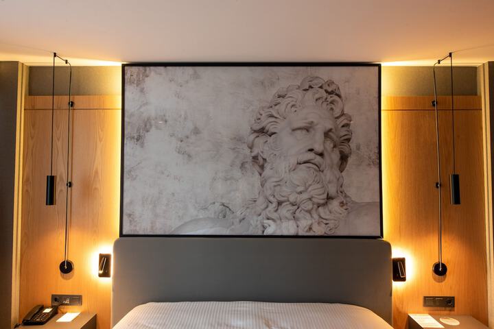 Room 41 of 143