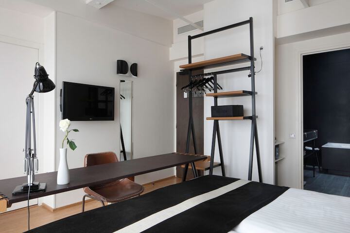 Room 13 of 71