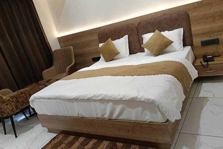 Room 2 of 15
