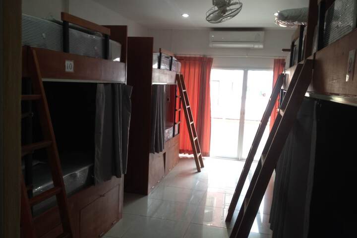 Room 12 of 69