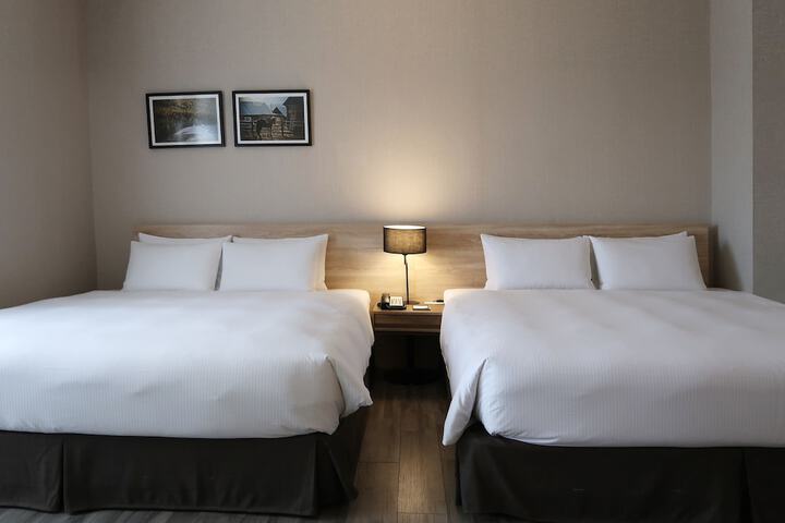 Room 30 of 63