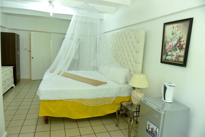 Room 9 of 38