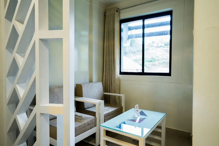 Room 2 of 11