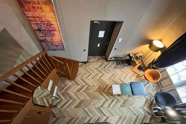 Room 27 of 80
