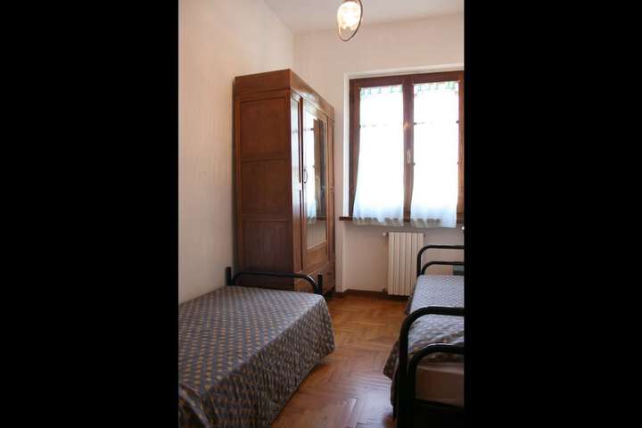 Room 6 of 20