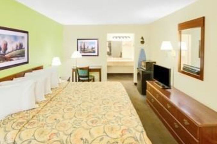 Room 40 of 70