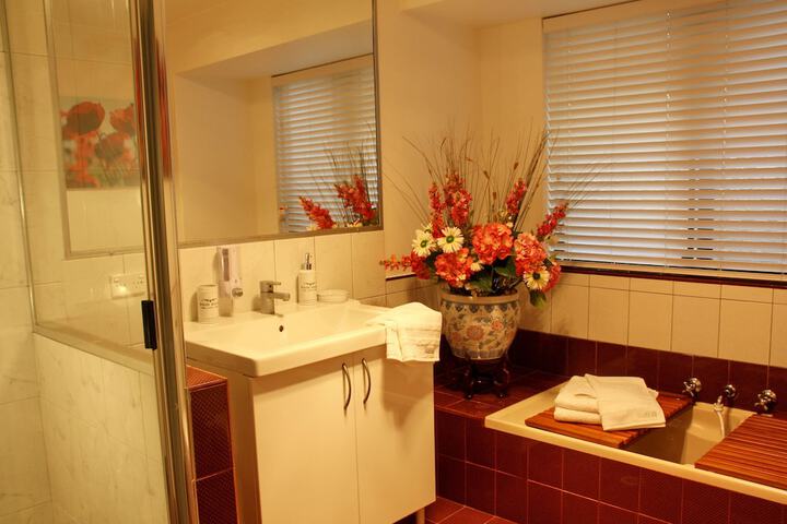 Room 6 of 36