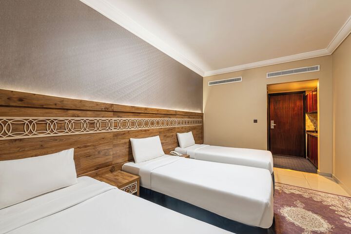 Room 3 of 8