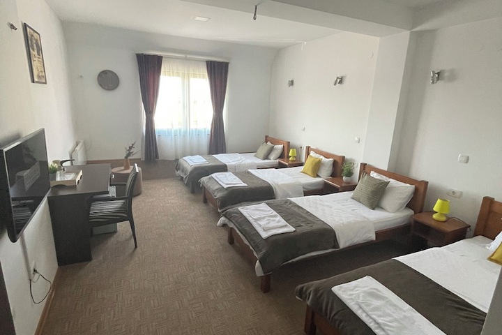 Room 7 of 30