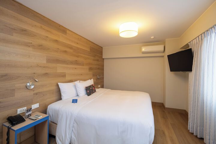 Room 62 of 104