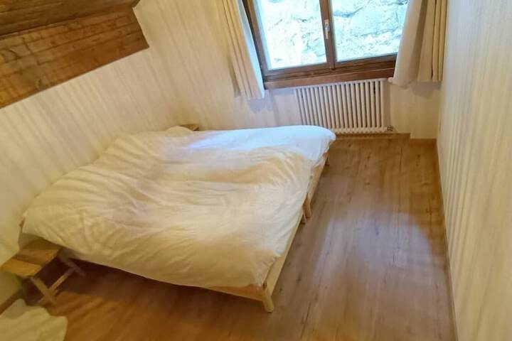 Room 8 of 23