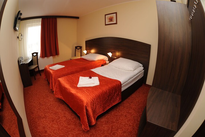 Room 6 of 40