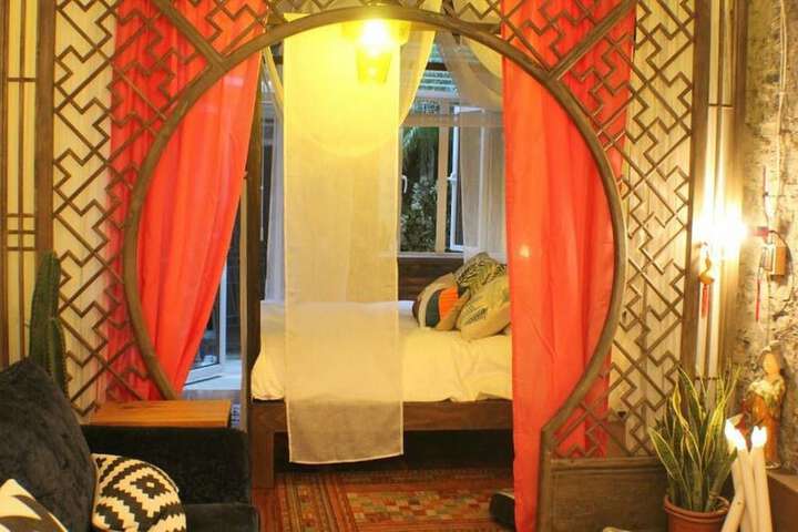 Room 2 of 87