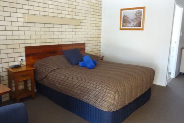 Room 10 of 48