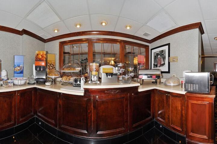 Breakfast/Coffee Service 52 of 67