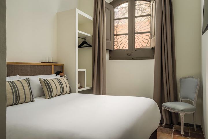 Room 8 of 36