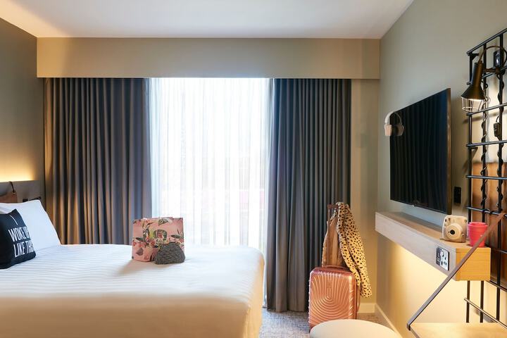 Room 14 of 40