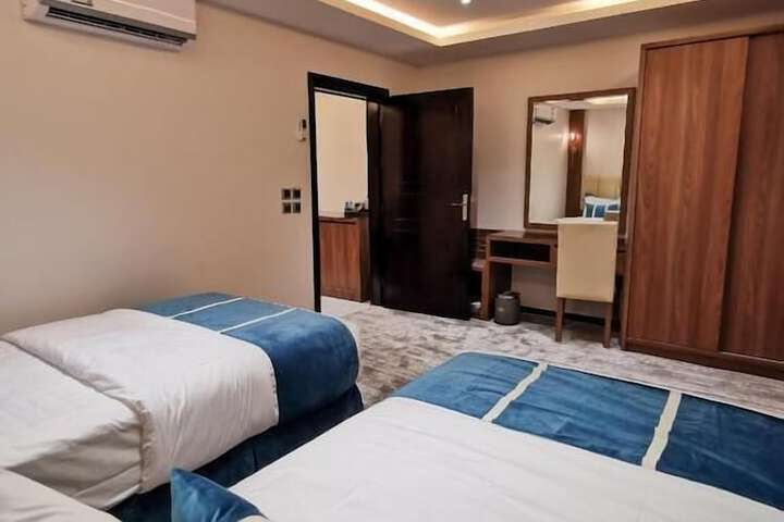 Room 8 of 17