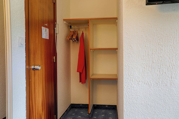 Room 88 of 191