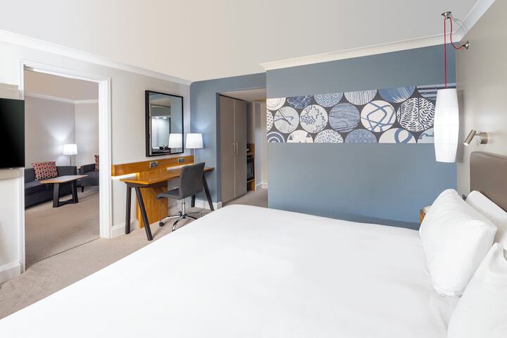 Room 33 of 123