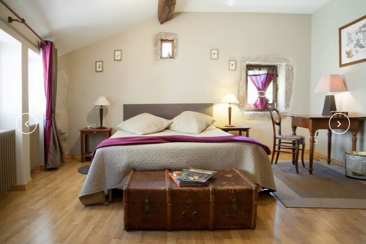 Room 7 of 73