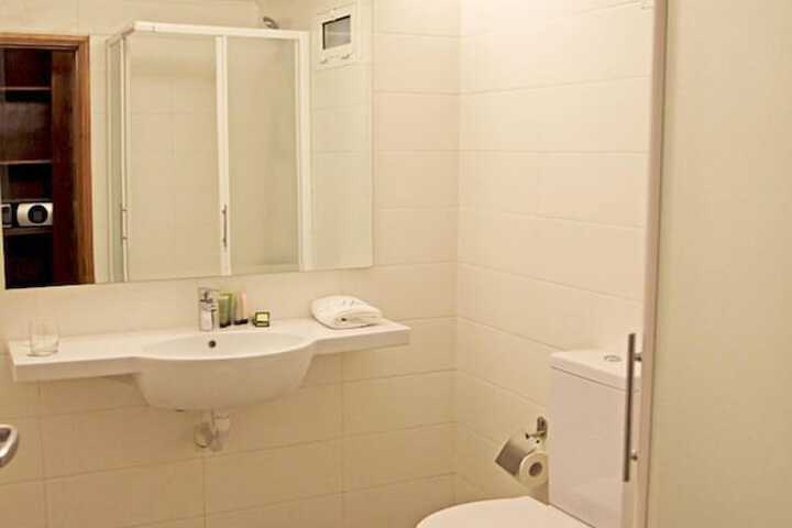 Room 8 of 23