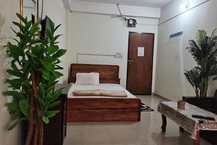 Room 5 of 14
