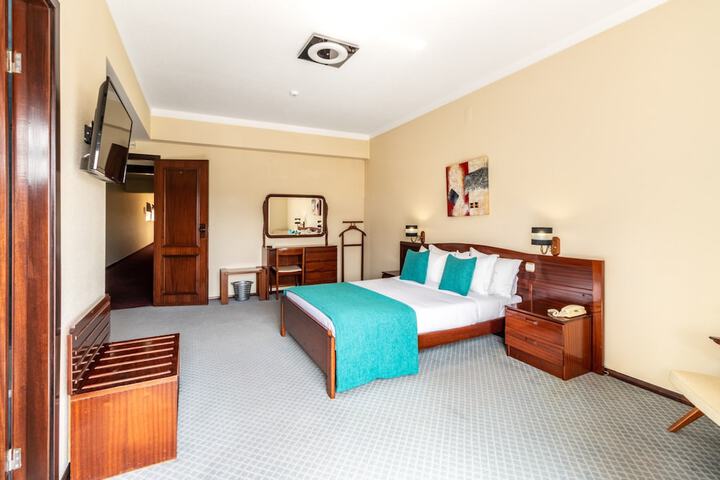 Room 4 of 51