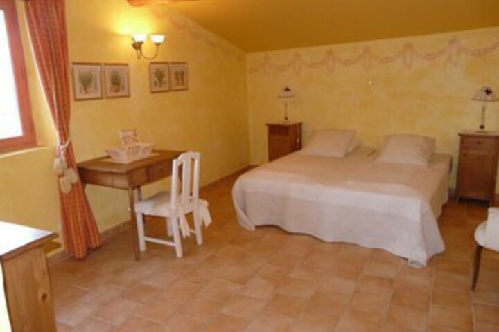 Room 18 of 27
