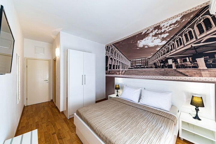 Room 20 of 44