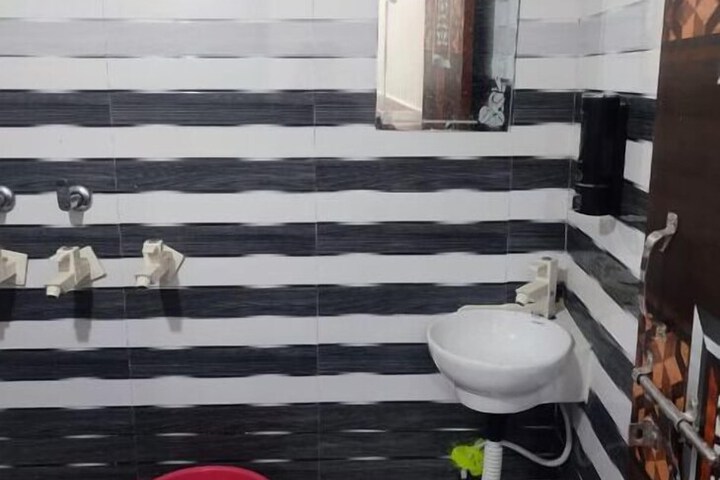 Room 7 of 11
