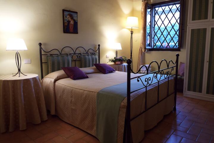 Room 5 of 41
