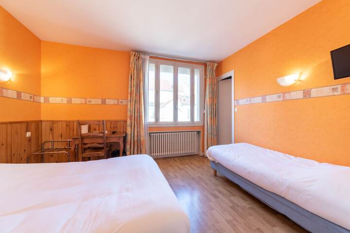 Room 6 of 31