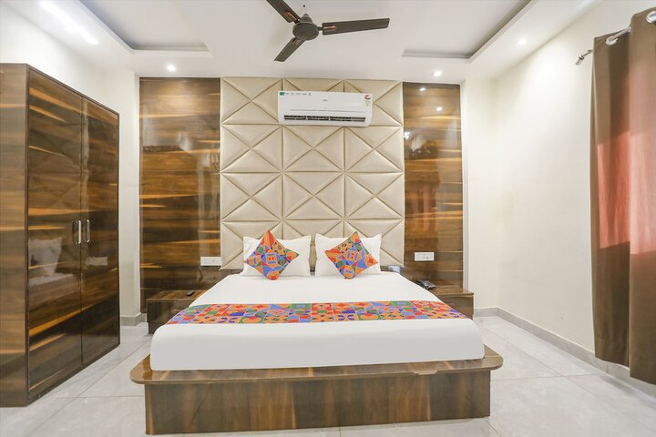 Room 14 of 24
