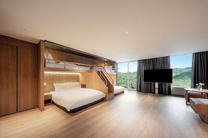 Room 35 of 120