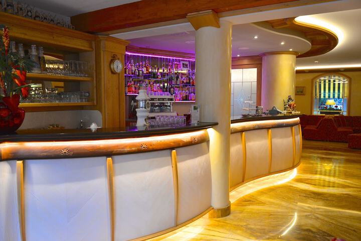 Lounge 58 of 68