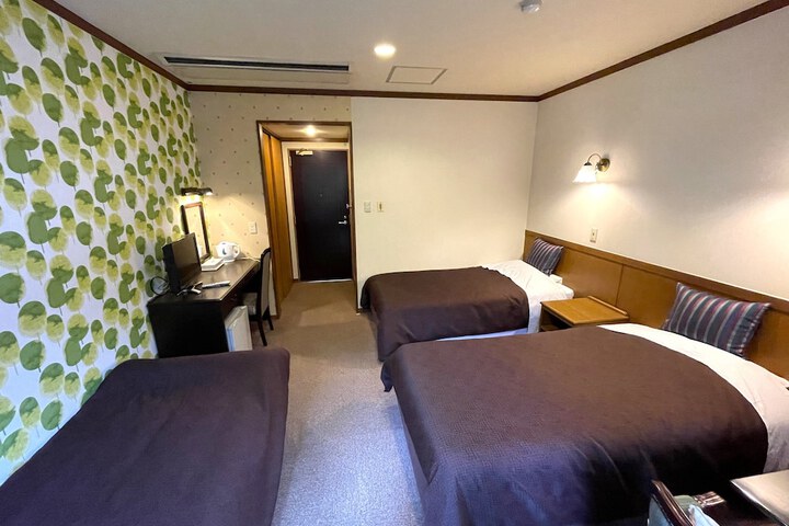 Room 15 of 40