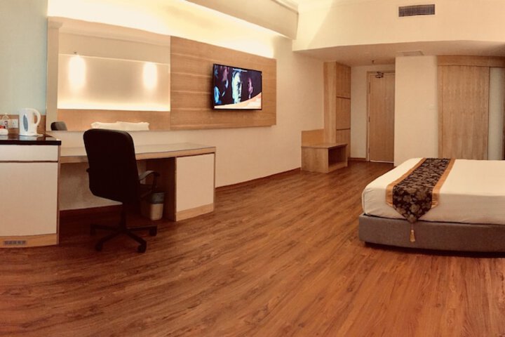 Room 10 of 61