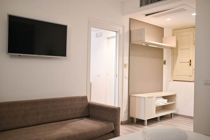 Room 8 of 89