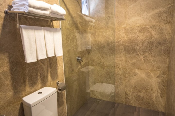Room 21 of 36