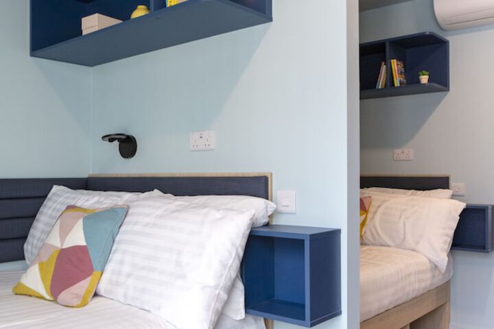 Room 5 of 16