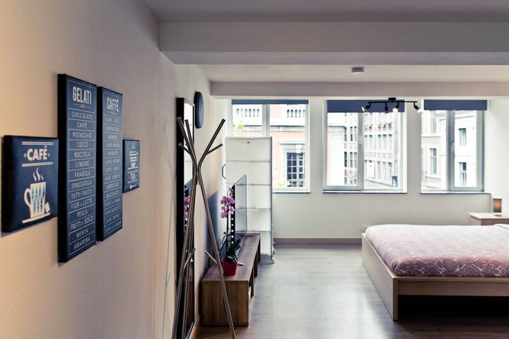 Room 11 of 109